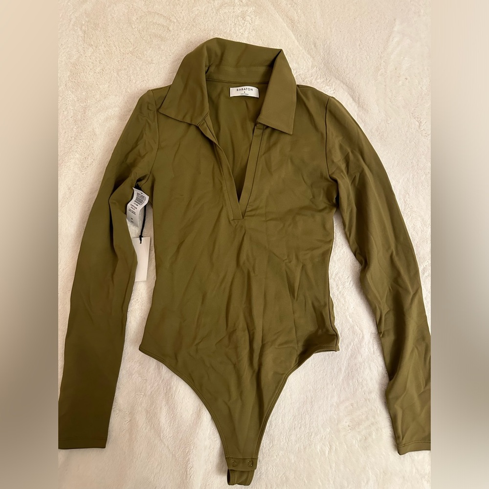 Aritzia BRAND NEW never worn before olive green long sleeve bodysuit 💚